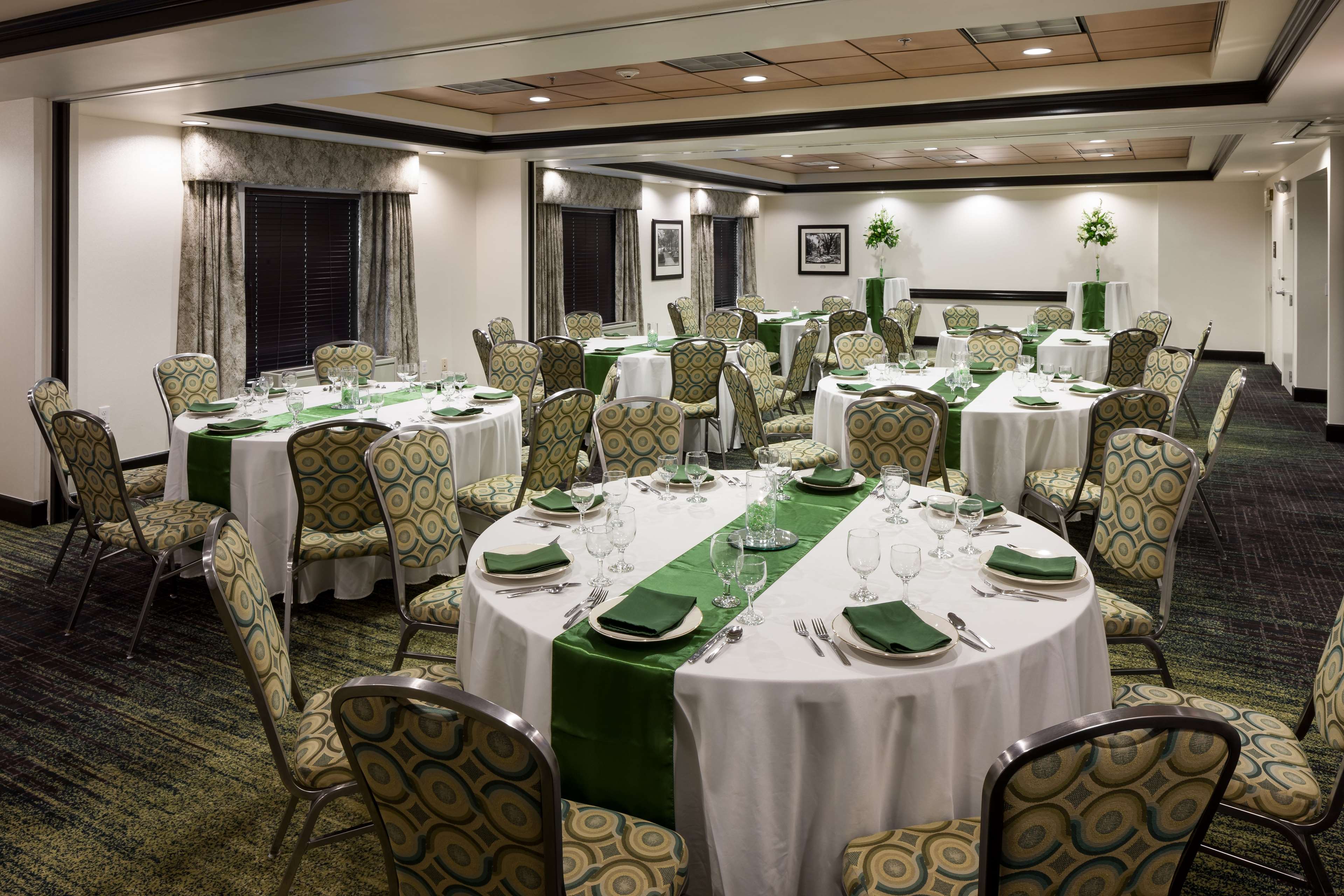 Hampton Inn & Suites Gainesville Downtown - photo 20