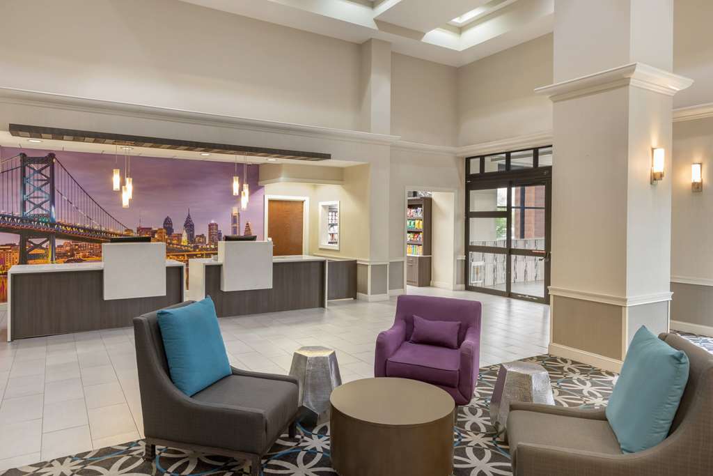 La Quinta Inn & Suites by Wyndham Newark Elkton - photo 3