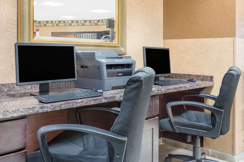 Ramada by Wyndham Waupaca - photo 4