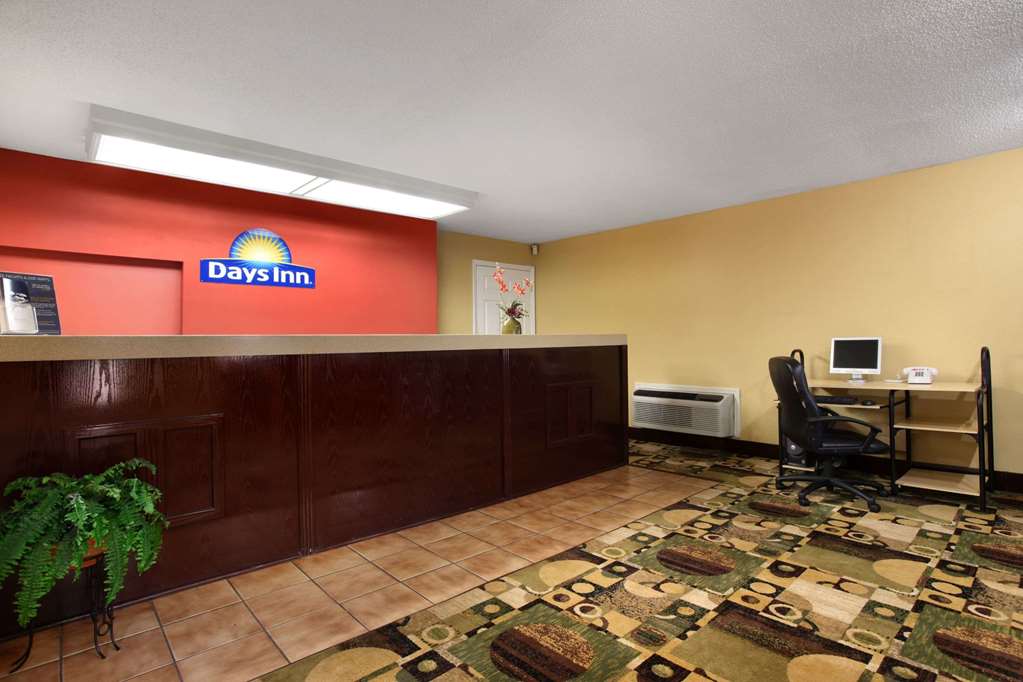 Days Inn by Wyndham Harriman - photo 6