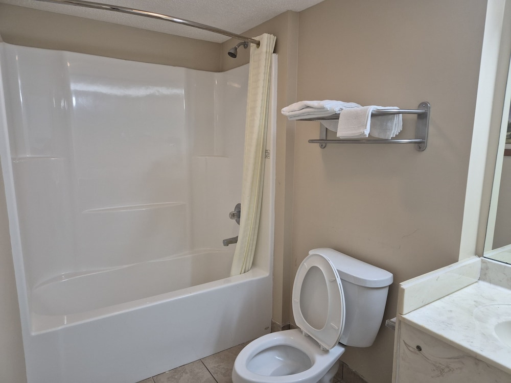 General Bragg Inn & Suites Chickamauga - photo 27