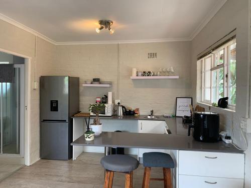 A spacious Haven near Bloubergstrand beach — 4-Star Luxury Hotel in Cape Town, South Africa