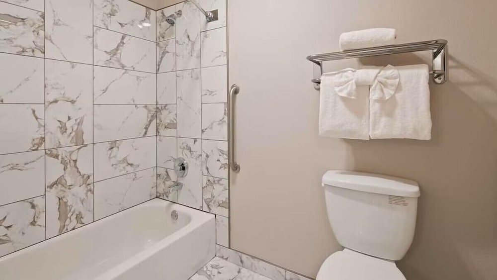 Lighthouse Suites Inn - photo 25