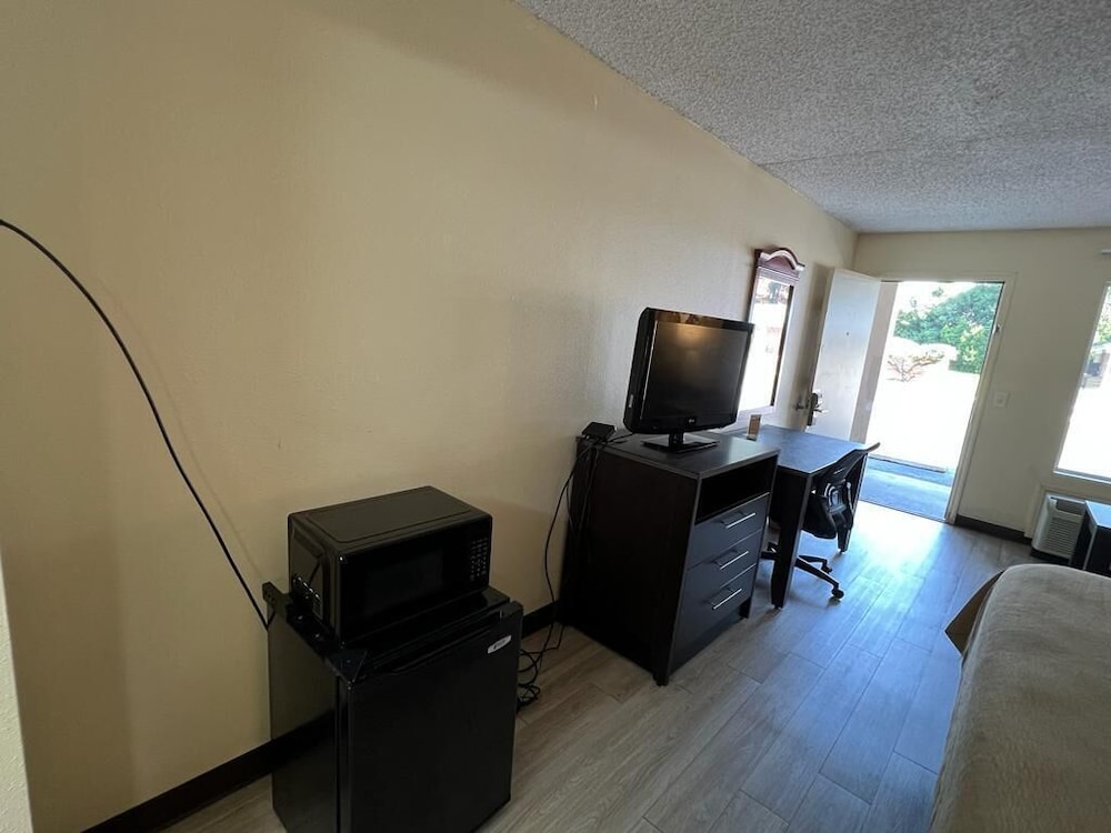 Rodeway Inn Walterboro I 95 - photo 4