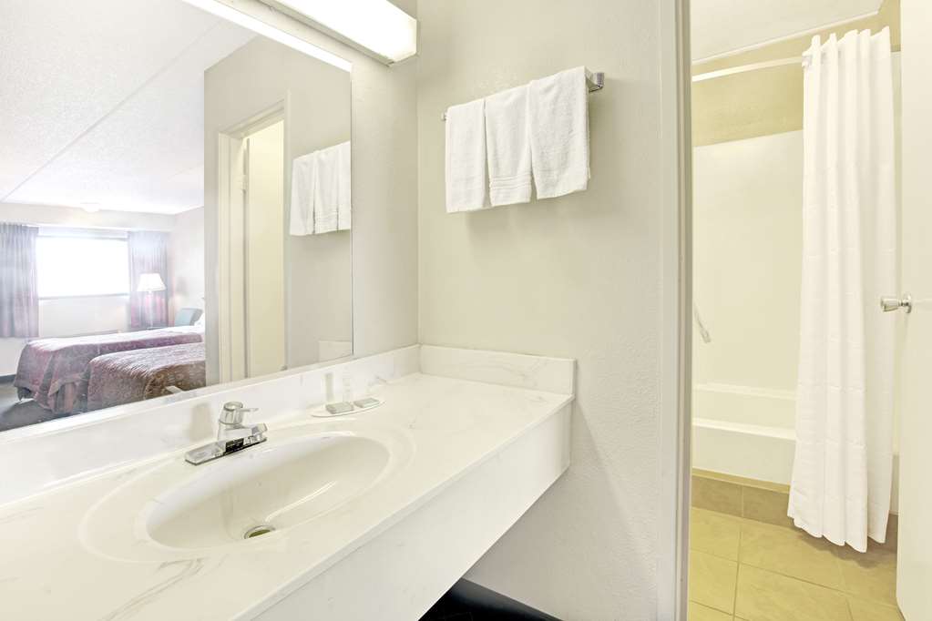 Super 8 by Wyndham Shelby - photo 11