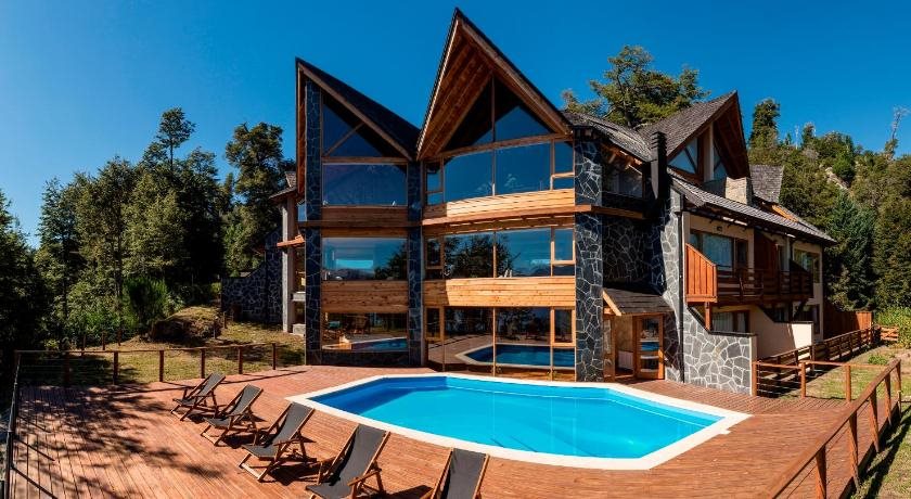 Hoster a La Camila in Villa La Angostura, Argentina