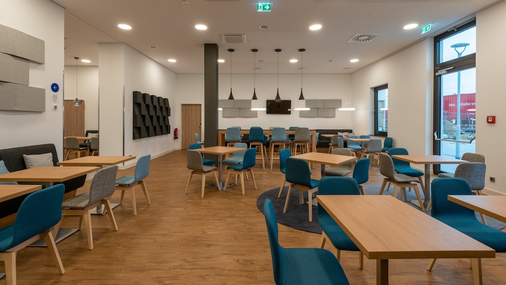 Holiday Inn Express Hotel & Suites Schulenburg by IHG - photo 63