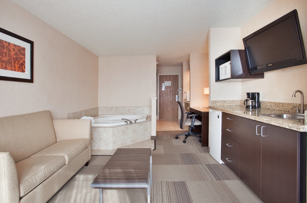 Holiday Inn Express Hotel & Suites Beatrice by IHG - photo 12