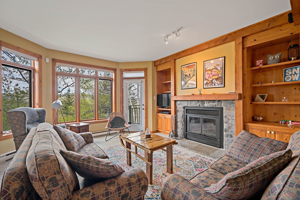 Chalumeau Rvmt in Mont-Tremblant, Canada