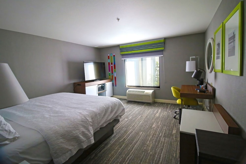 Hampton Inn & Suites Tacoma - photo 6