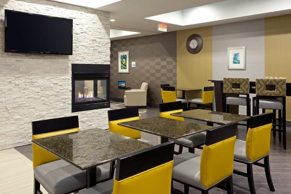 Holiday Inn Express Hotel & Suites Batavia Darien Lake by IHG - photo 33