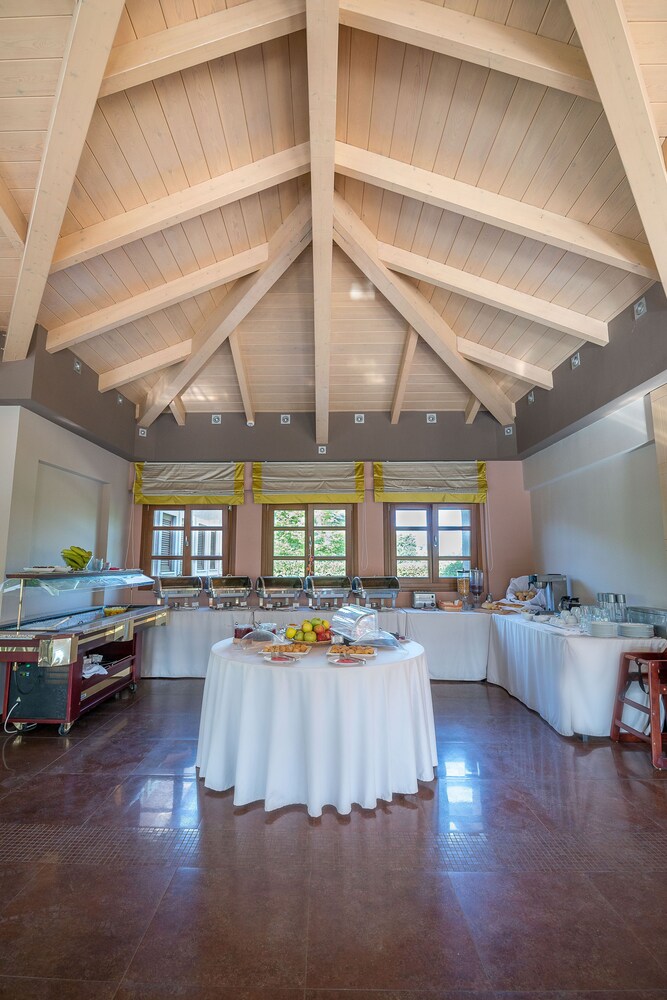 מזון ומשקאות