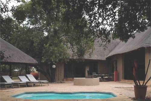 86 Zebula 10 Sleeper Lodge — 4-Star Luxury Hotel in Bela Bela, South Africa