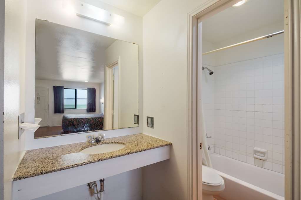 Americas Best Value Inn Lockhart TX - photo 19