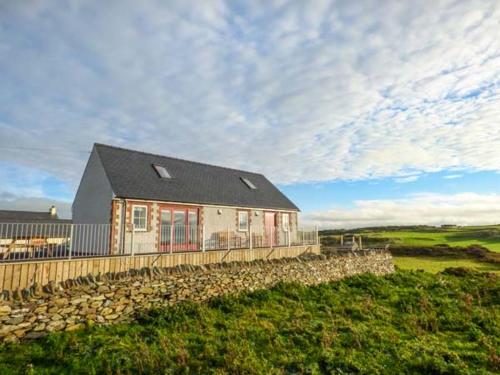 Ysgubor Newydd — 4-Star Luxury Hotel in Cemaes Bay, United Kingdom