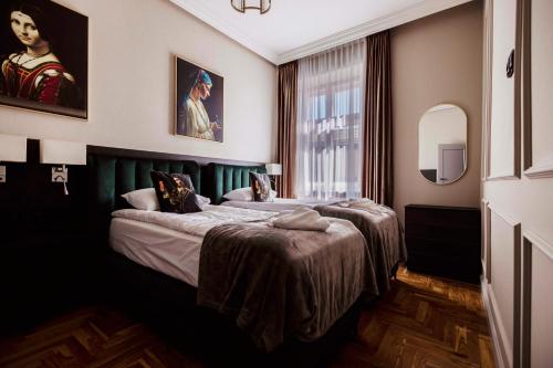 Crown Pearl wonderful apartment 110scm 4 rooms — 4-Star Luxury Hotel in Krakow, Poland