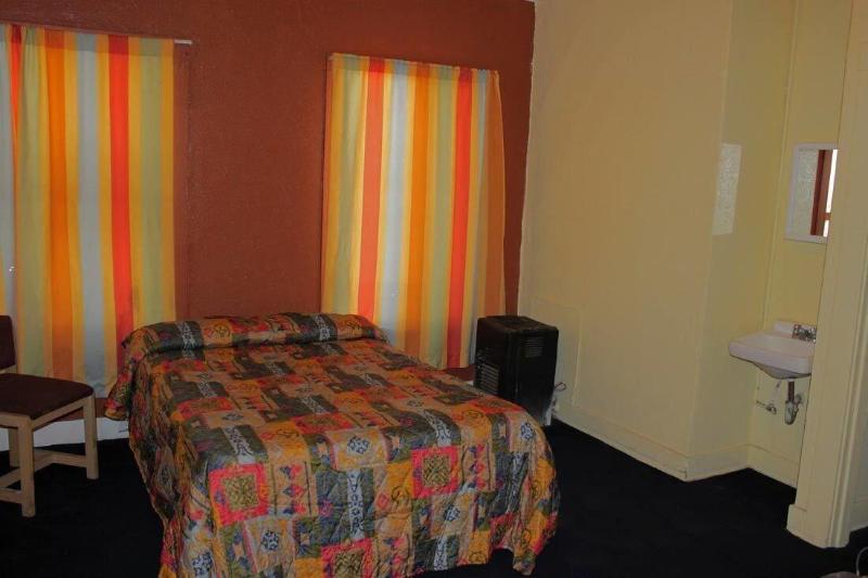 Hotel West Inn Hollywood LA - photo 10