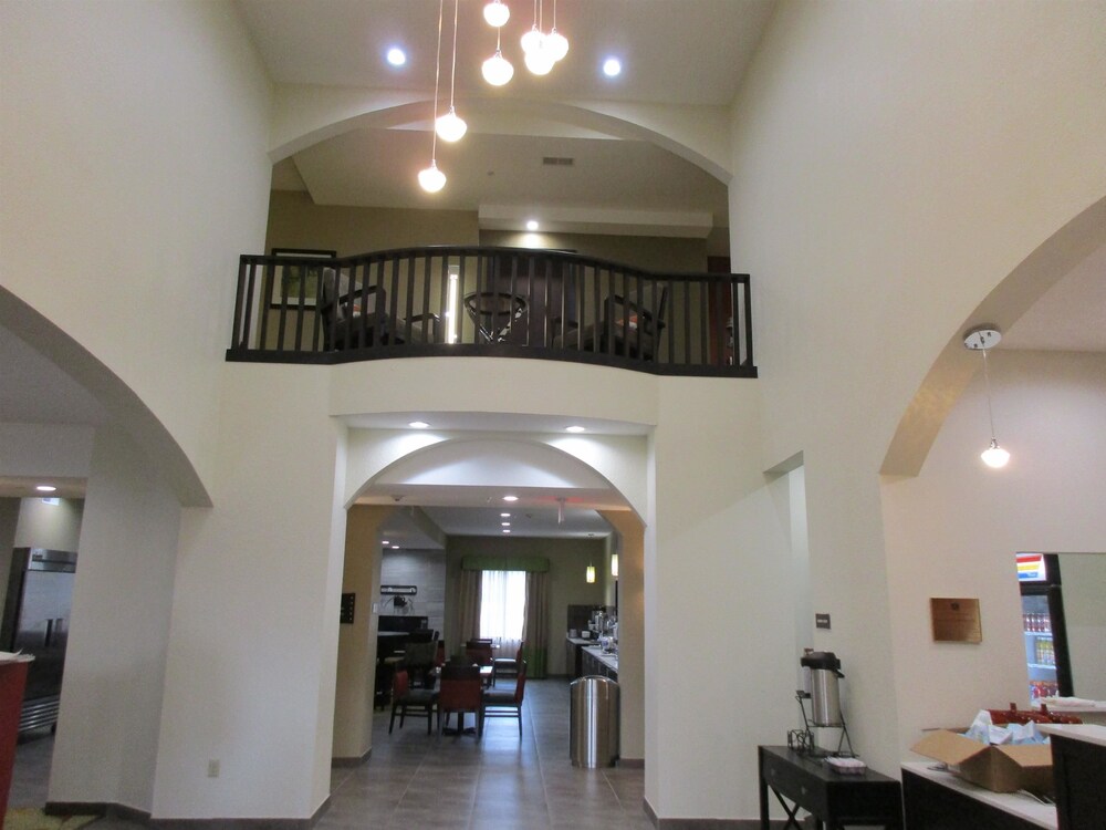 Best Western Plus Fairview Inn & Suites - photo 2