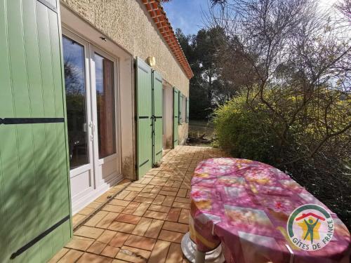 Le janabel - carbon neutral hotel in Unknown City