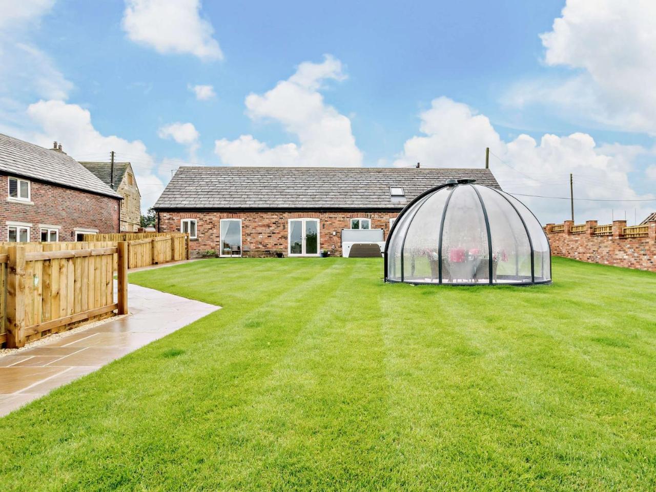 2 Bed in Wintersett 93235 — hotel in Crofton