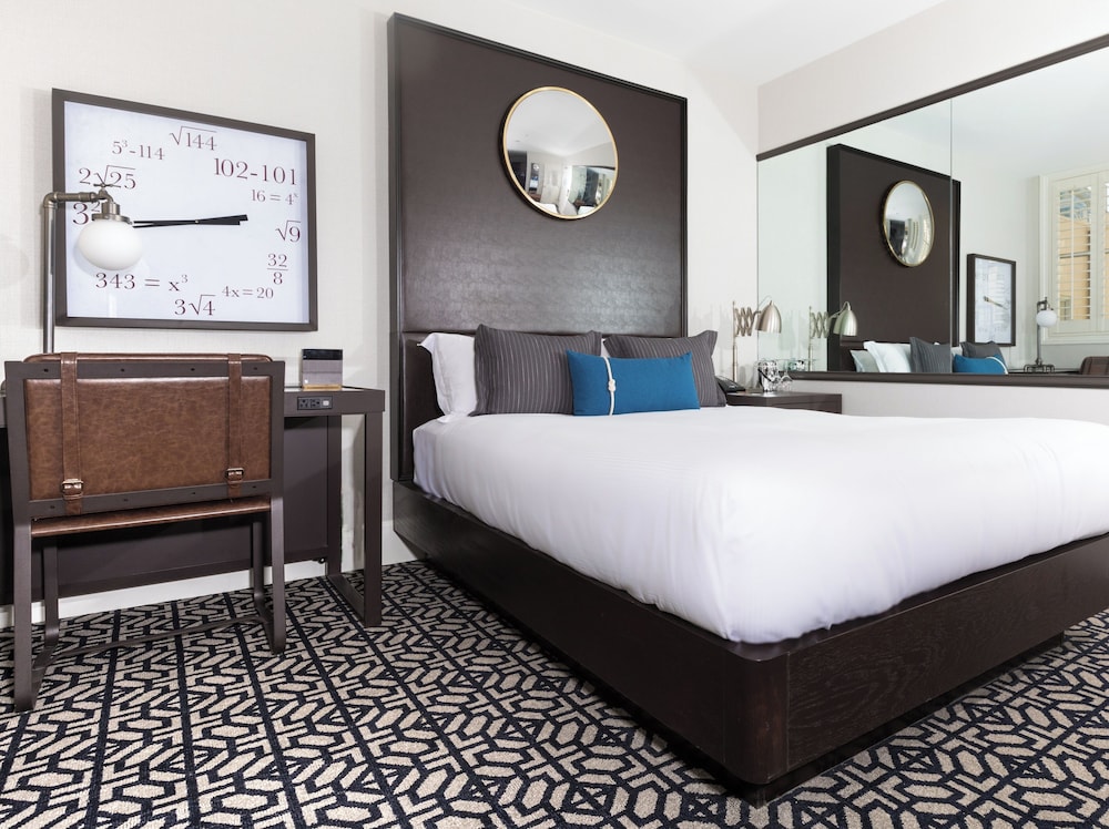 Harbor Court Hotel - photo 8