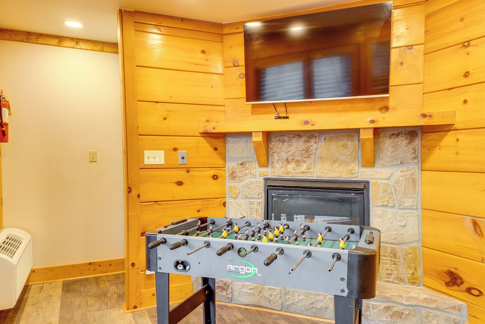 3 Mi To Dollywood Pigeon Forge Resort Studio - photo 2