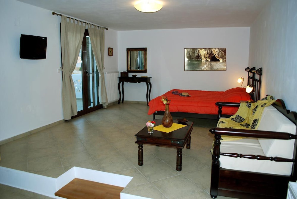 Vina Beach Hotel — Skyros — photo 5