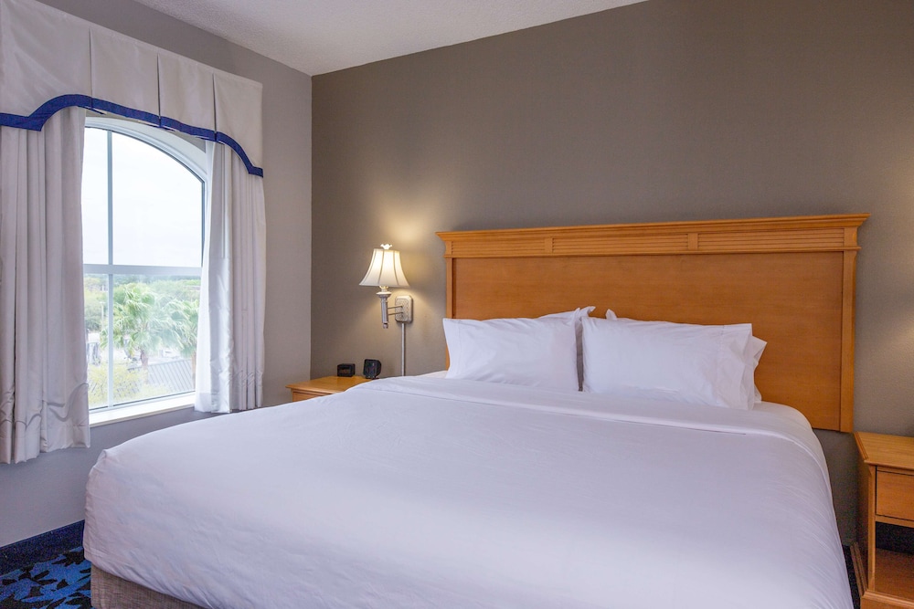 Hampton Inn & Suites Jacksonville Deerwood Park - photo 15