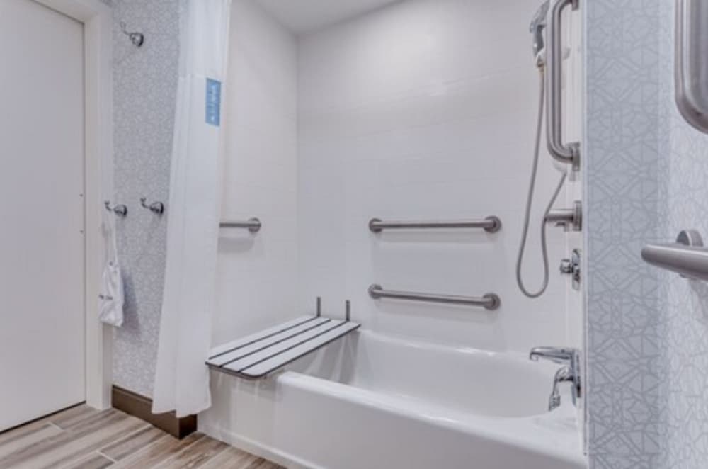 Hampton Inn Harrisburg East - photo 30