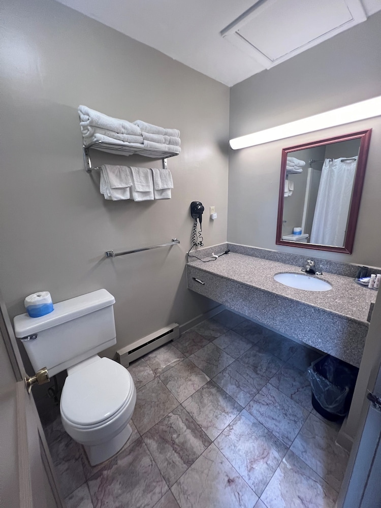 Rodeway Inn & Suites Hershey Chocolate Avenue - photo 48