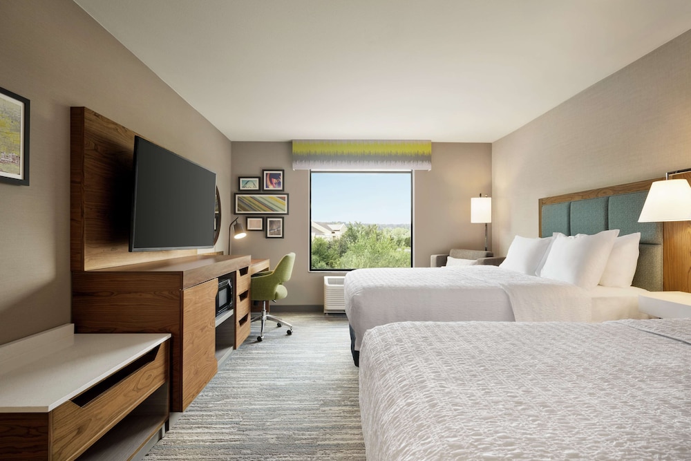 Hampton Inn & Suites Tacoma Puyallup - photo 11