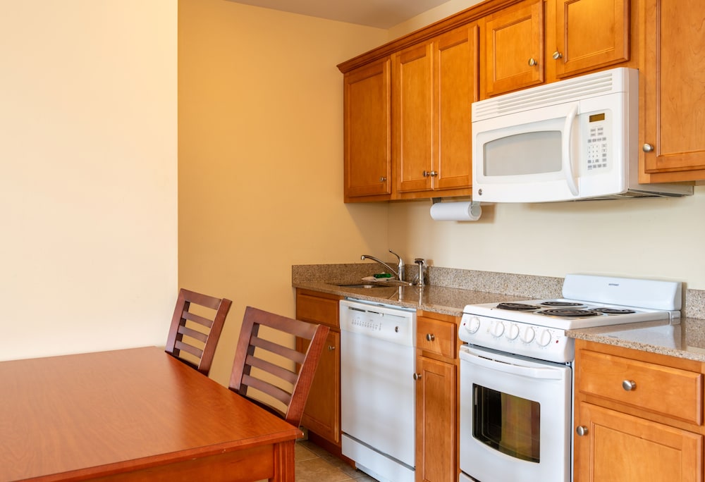 White River Inn and Suites - photo 26