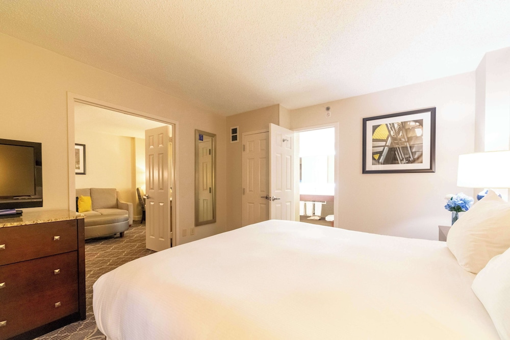 Doubletree Suites by Hilton at The Battery Atlanta - photo 21