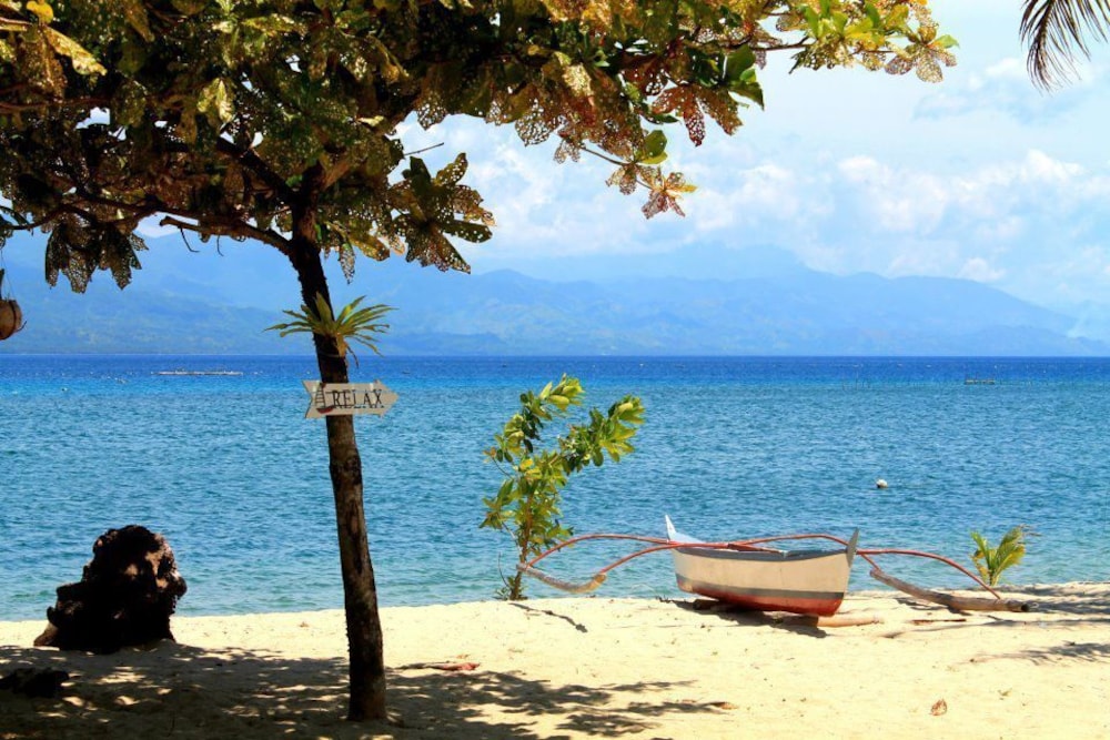 Rosepoint Beach - carbon neutral hotel in Pandan