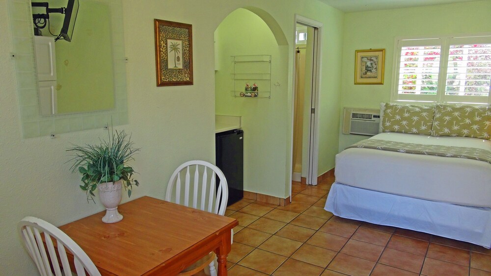 Leucadia Beach Inn - photo 16