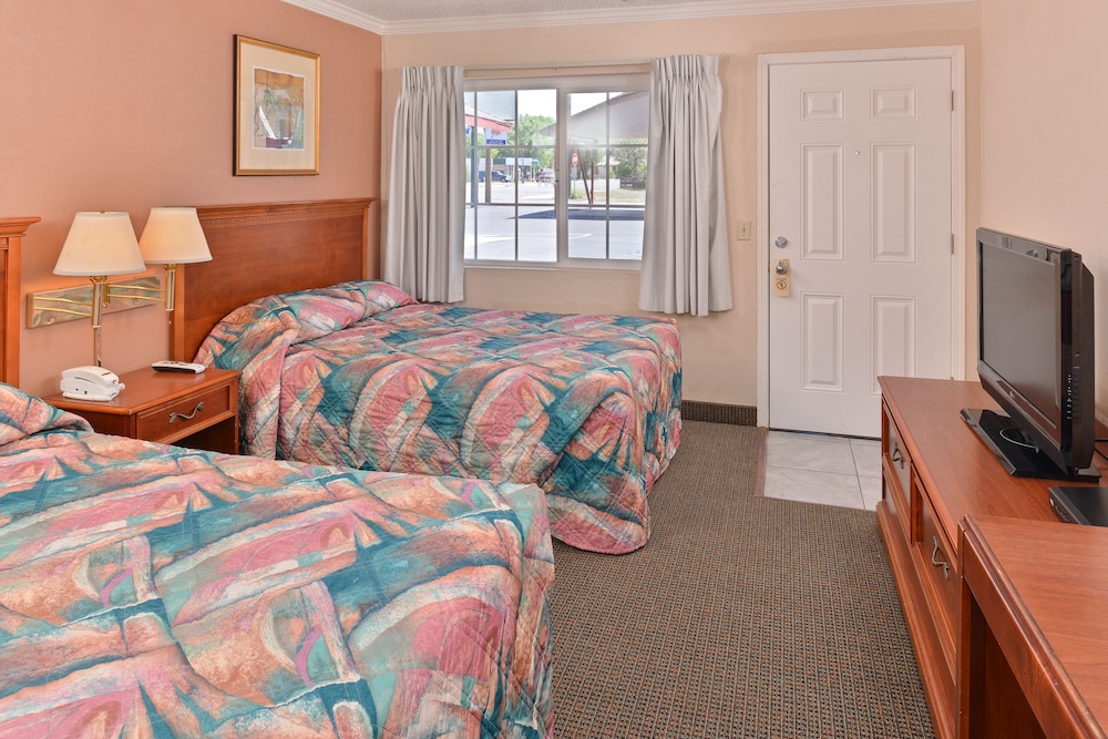 Golden Eagle Motel - photo 13