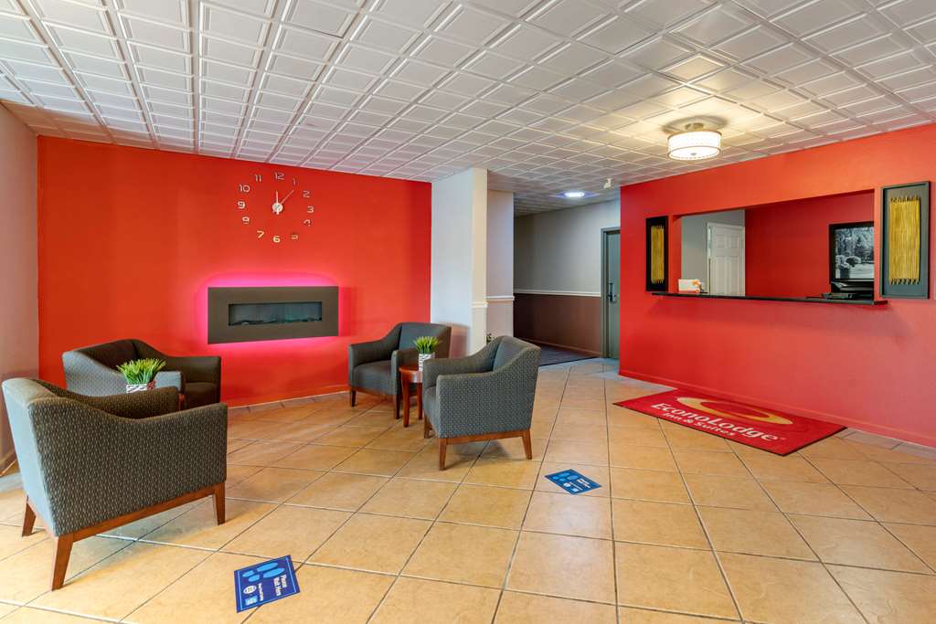 Econo Lodge & Suites Granite City - photo 3