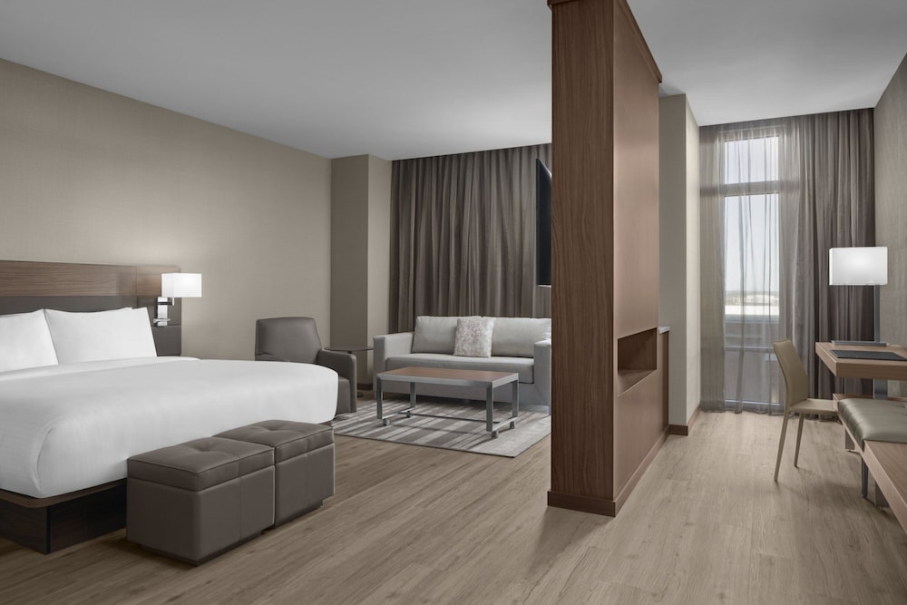 AC Hotel Charlotte Ballantyne - photo 13