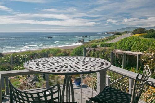 Bodega Bay Magical Ocean Front w Amazing View in Bodega Bay, United States