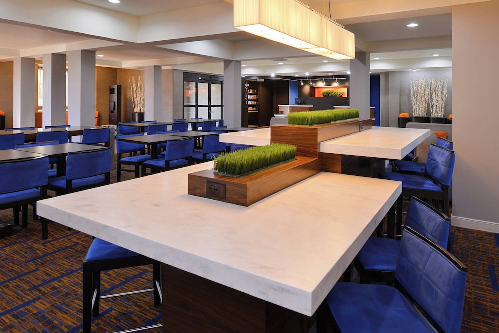 Country Inn & Suites by Radisson Brown Deer Milwaukee North - photo 26