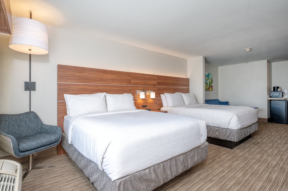 Holiday Inn Express & Suites Thornburg S. Fredericksburg by IHG - photo 23