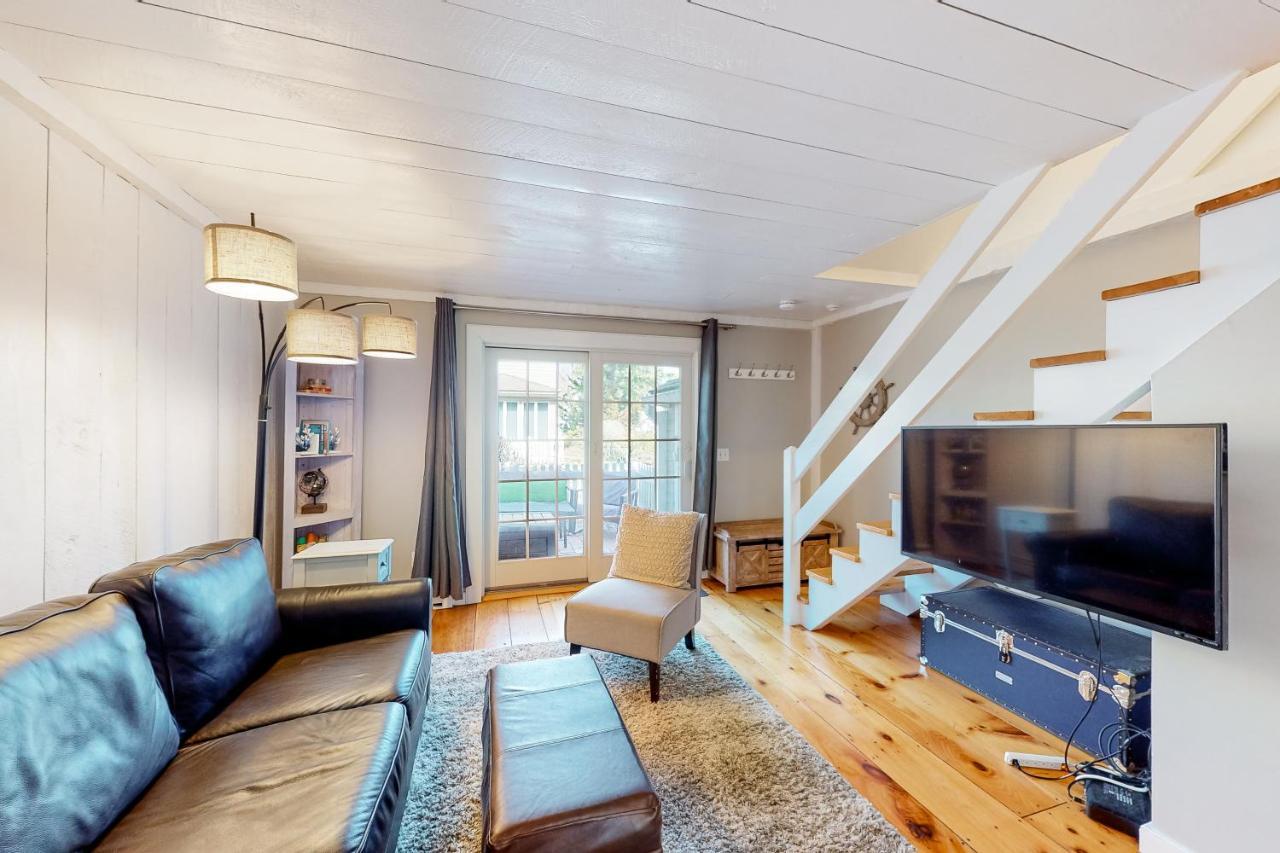 Maushop Village Beach Getaway in Mashpee, United States