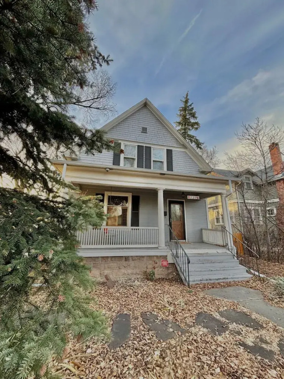 3br Victorian Central Midterm Stay Spacious in Colorado Springs, United States