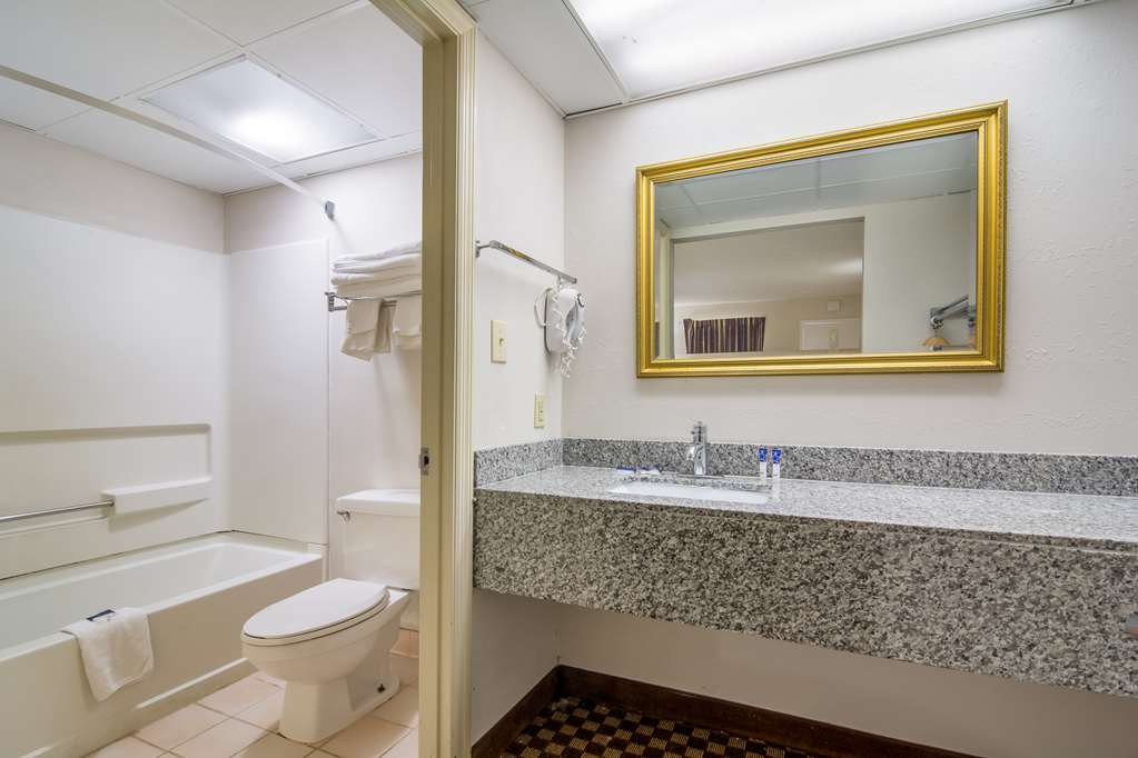 Americas Best Value Inn Wadesboro - photo 4