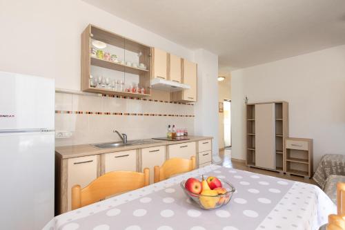 Apartmani Margita — 4-Star Luxury Hotel in Moscenicka Draga, Croatia