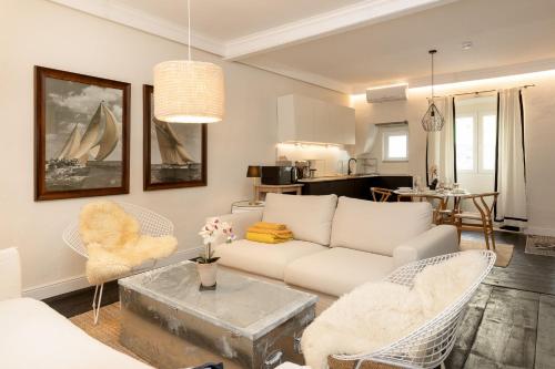 Capitolina4 Con spazio esterno privato NaonBnB — 4-Star Luxury Hotel in Trieste, Italy