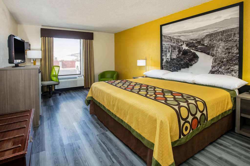 Super 8 by Wyndham Ft Stockton - photo 8