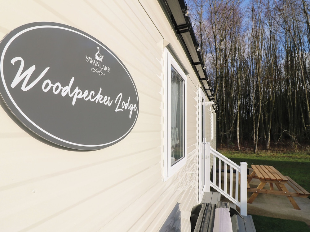 Woodpecker Lodge — 4-Star Luxury Hotel in Coalville, United Kingdom