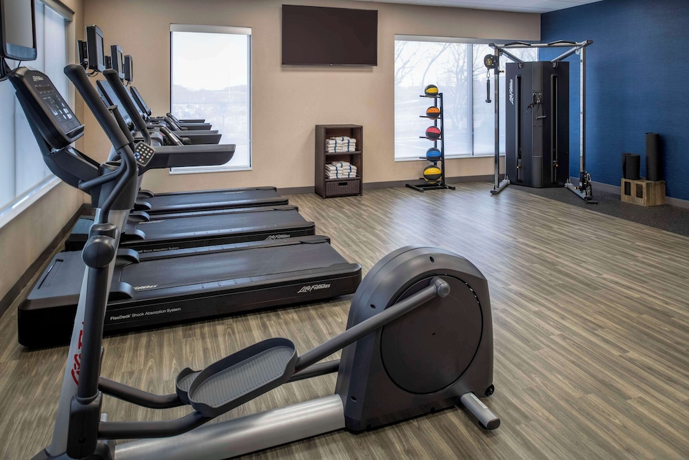 Hampton Inn Long Island Commack - photo 29