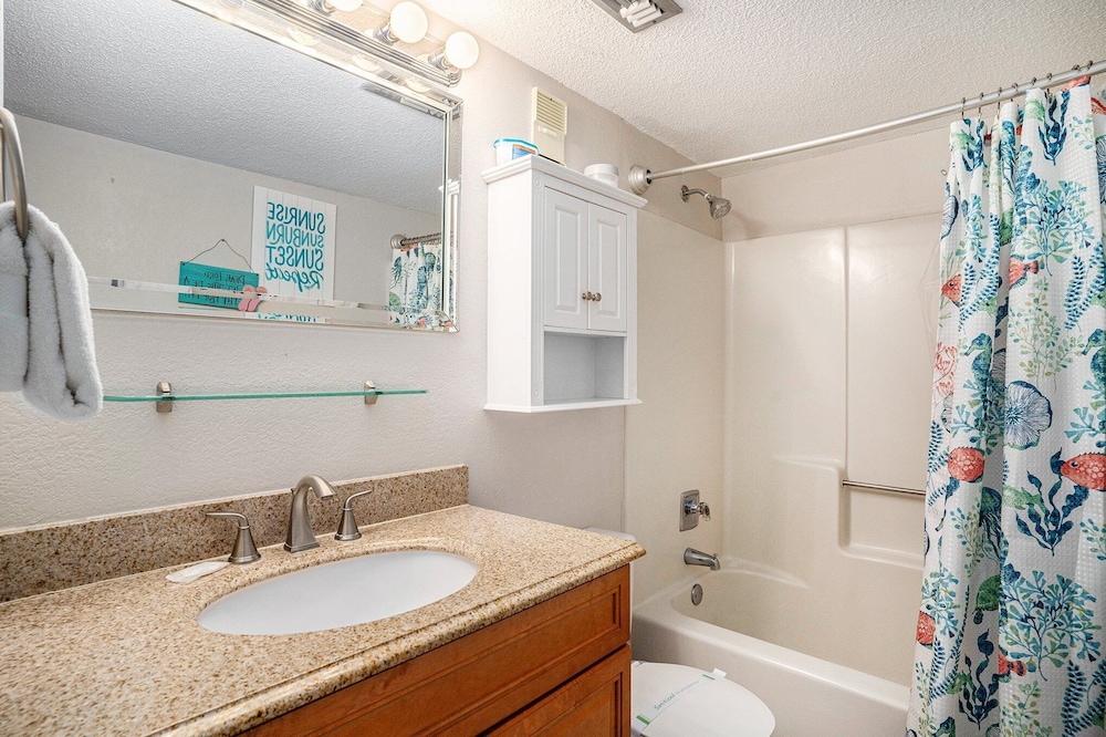 1405 Waters Edge Resort 1 Bedroom Condo by RedAwning - photo 9